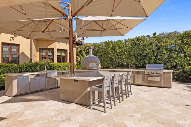 5015 Rancho Quinta Bend, San Diego CA: https://media.crmls.org/mediaz/db01d716-22ba-41ba-934c-cc2a6af2f26e.jpg