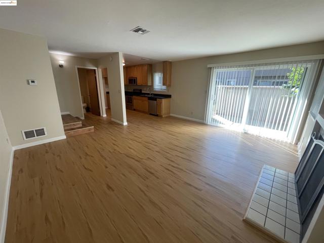 3901 Clayton Rd, Concord CA: https://media.crmls.org/mediaz/db01ddc3-7f89-47fd-a6ce-9f027800114e.jpg