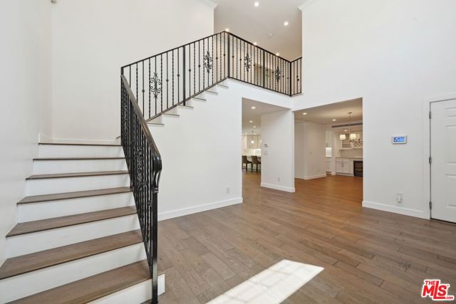 5114 Cedros Avenue, Sherman Oaks CA: https://media.crmls.org/mediaz/db0202d8-1ead-4c80-8750-9d0c48ac1542.jpg