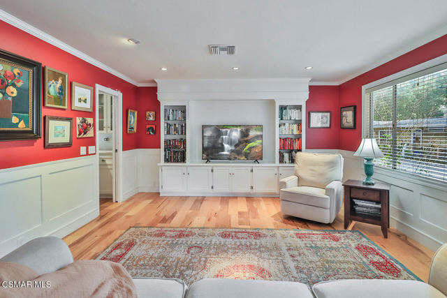 90 Sherwood Drive, Westlake Village CA: https://media.crmls.org/mediaz/db023133-ec62-461f-9ba3-255f12fc4814.jpg