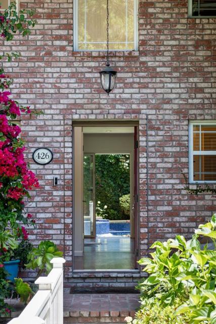 426 8th Avenue, Menlo Park CA: https://media.crmls.org/mediaz/db028741-aed1-49f6-83ba-3f3de00c821b.jpg