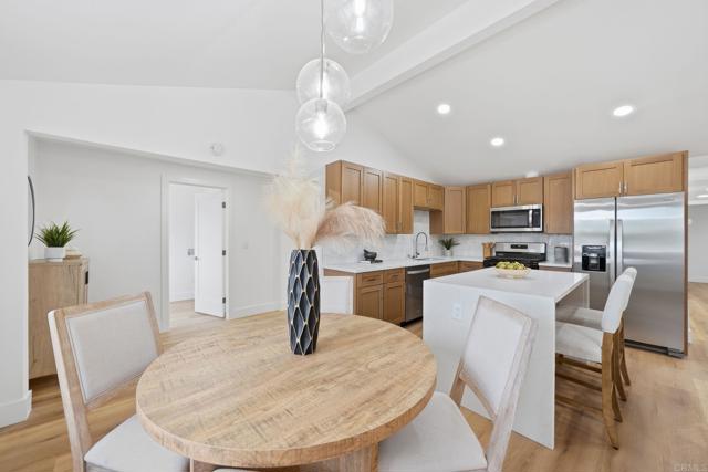 Detail Gallery Image 7 of 43 For 3625 Peach Blossom St, National City,  CA 91950 - 5 Beds | 3 Baths