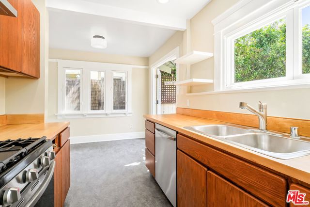 839 Milwood Avenue, Venice CA: https://media.crmls.org/mediaz/db032249-9c97-474a-b7ca-c7550669b3cb.jpg