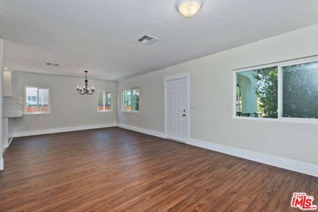 1288 N HILL Avenue, Pasadena CA: https://media.crmls.org/mediaz/db03353f-4a10-4c51-b953-051527875743.jpg