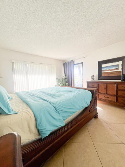 40513 Bay Hill Way, Palm Desert CA: https://media.crmls.org/mediaz/db03af5d-d506-464e-9cc9-17590d39359a.jpg