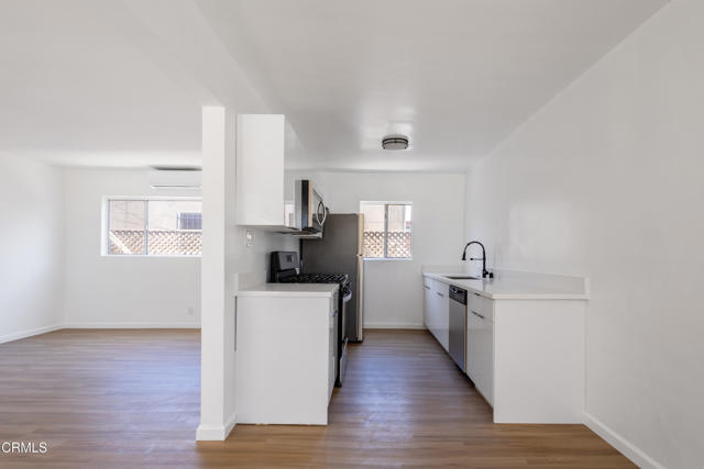 Detail Gallery Image 3 of 15 For 924 N Kingsley Dr, Los Angeles,  CA 90029 - – Beds | – Baths