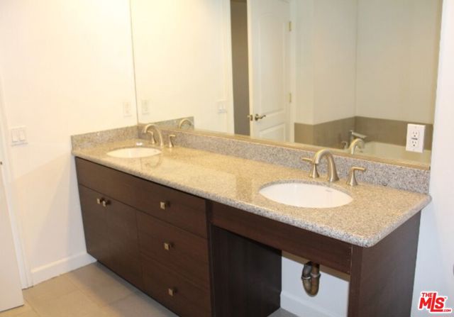 991 Arapahoe Street, Los Angeles CA: https://media.crmls.org/mediaz/db0475f9-377f-4e41-a303-4e69ecaed7da.jpg