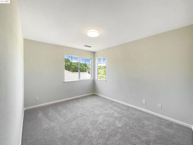 5214 Pavilion Ct, Fairfield CA: https://media.crmls.org/mediaz/db04989a-f512-42ff-9945-6ced6fe5d954.jpg