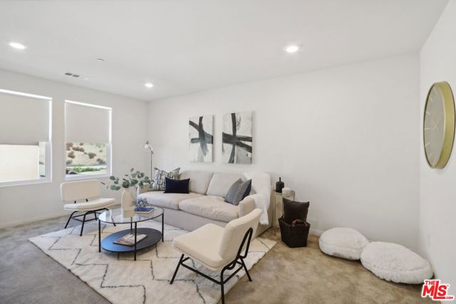 19317 Bension Drive, Santa Clarita CA: https://media.crmls.org/mediaz/db04b576-c6a0-4a1f-beb7-edd3756d6494.jpg