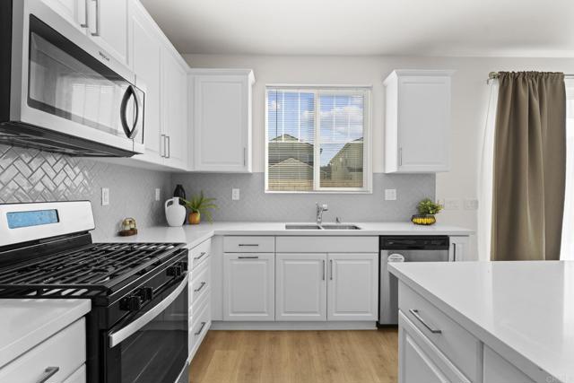 Detail Gallery Image 9 of 33 For 28024 Harvest Ct, Valley Center,  CA 92082 - 3 Beds | 2/1 Baths