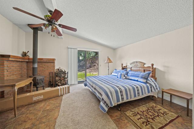 2464 Wynola Rd, Julian CA: https://media.crmls.org/mediaz/db0628bd-b52d-4549-af96-d307f5783163.jpg