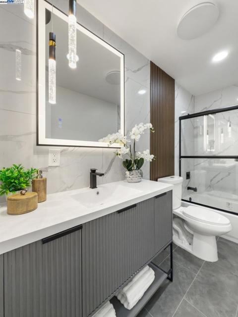 450 Lancaster Way, Redwood City CA: https://media.crmls.org/mediaz/db064920-52b3-4356-a508-3ec3c91094bb.jpg
