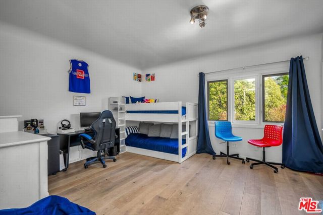 10321 Rochester Avenue, Los Angeles CA: https://media.crmls.org/mediaz/db06c461-d782-4fe9-ab4d-dace85a0f09c.jpg