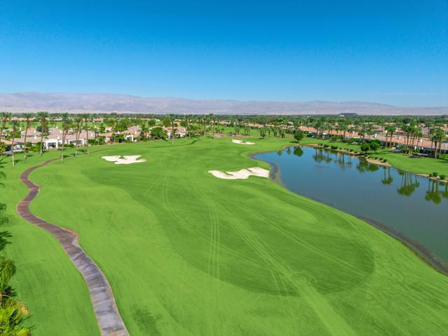 51686 Via Sorrento, La Quinta CA: https://media.crmls.org/mediaz/db06c87b-b073-4660-b27f-0336bf05656c.jpg