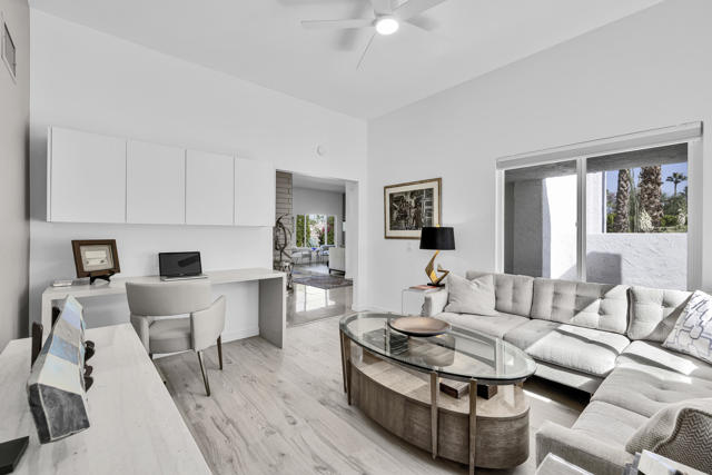 70880 Sunny Lane, Rancho Mirage CA: https://media.crmls.org/mediaz/db06e8cc-2fcb-4698-a559-2fe36ce96f69.jpg