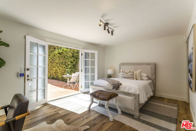 1622 N Orange Grove Avenue, Los Angeles CA: https://media.crmls.org/mediaz/db078d3d-0e15-4187-bcd8-67a5e443d83c.jpg