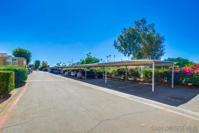 475 N N Midway Dr, Escondido CA: https://media.crmls.org/mediaz/db078f8b-218f-4061-93e1-cb36d312fe8d.jpg
