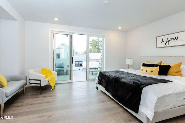 719 S Marengo Avenue, Pasadena CA: https://media.crmls.org/mediaz/db07c0c5-3593-4b57-8e17-b980bcdcd1d6.jpg