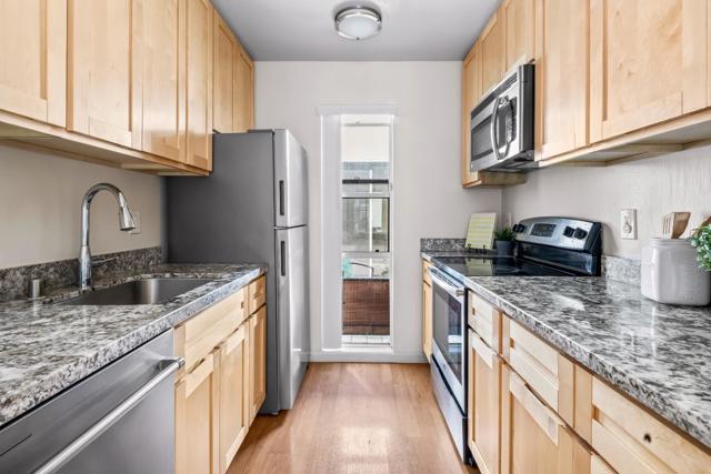 2001 Alameda De Las Pulgas, San Mateo CA: https://media.crmls.org/mediaz/db082819-f3f6-4e70-a62b-83b3790203ab.jpg