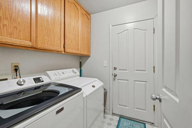 1883 College Greens Drive, Los Banos CA: https://media.crmls.org/mediaz/db08c588-12dc-457b-ae80-2bf2ab7cdc6f.jpg