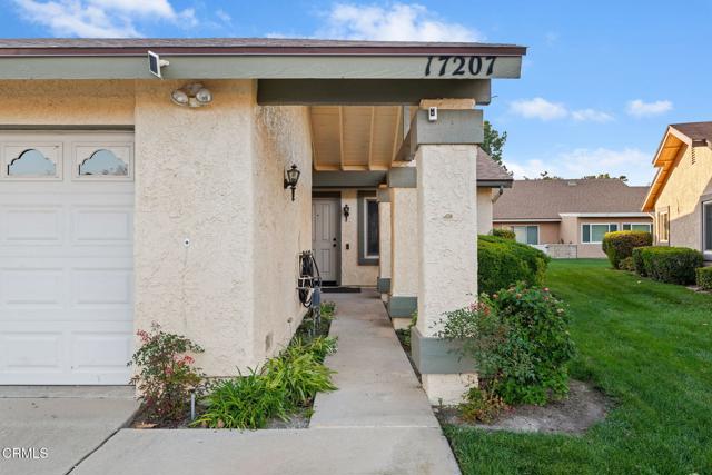 Detail Gallery Image 3 of 31 For 17207 Village 17, Camarillo,  CA 93012 - 2 Beds | 2 Baths
