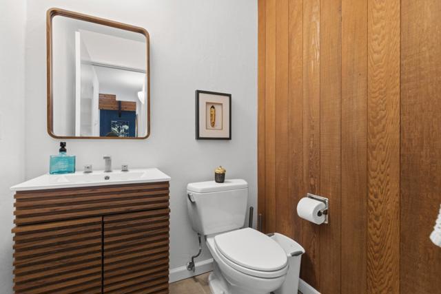 2343 Arrowhead Drive, Oakland CA: https://media.crmls.org/mediaz/db08ef51-2ad4-49e5-9bf0-2632e9e90a68.jpg