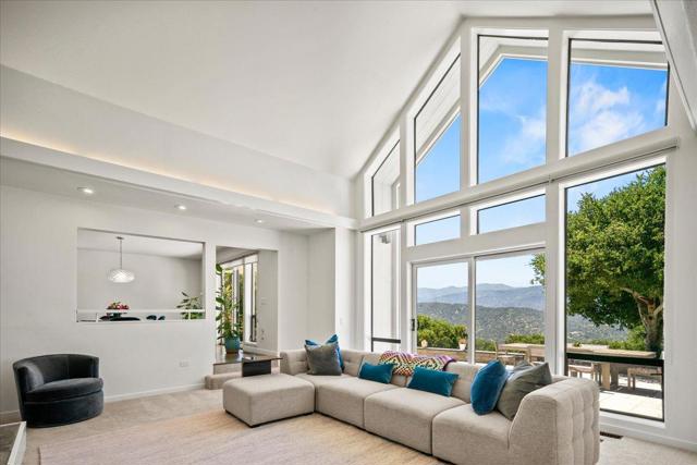 31499 Via Las Rosas, Carmel Valley CA: https://media.crmls.org/mediaz/db092c3e-fed5-403e-83b1-aaf9f685b38e.jpg
