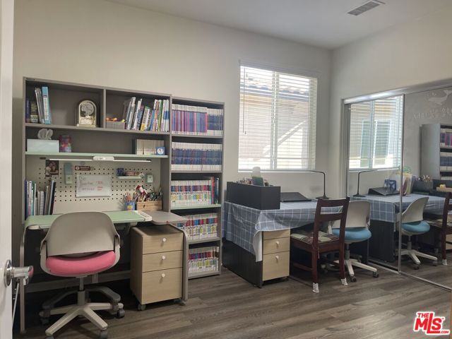 7937 N Keer Drive, Reseda CA: https://media.crmls.org/mediaz/db0a9805-d237-4161-8556-39a51341dd40.jpg