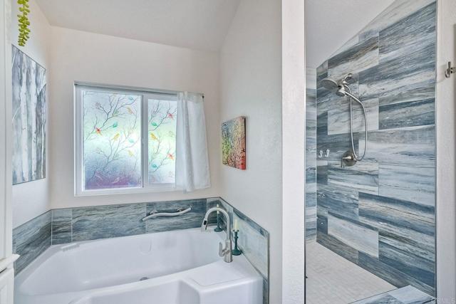 Detail Gallery Image 16 of 35 For 5272 Weymouth Way, Oceanside,  CA 92057 - 3 Beds | 2 Baths