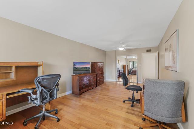 Detail Gallery Image 23 of 44 For 4056 Cochran St, Simi Valley,  CA 93063 - 3 Beds | 3 Baths