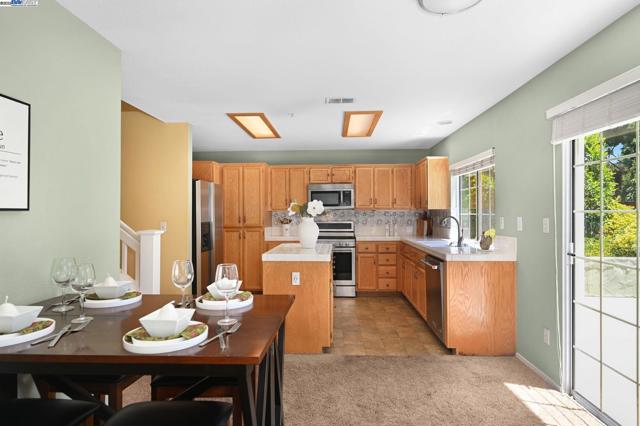 96 Trixie Dr, Livermore CA: https://media.crmls.org/mediaz/db0ba61b-7301-4eb9-ab70-ba2b76390245.jpg