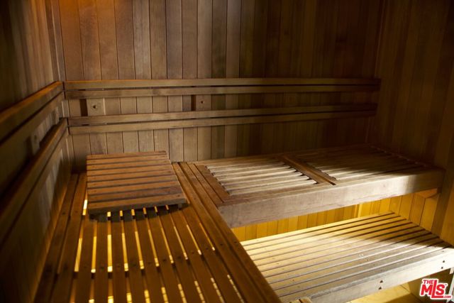 11502 Dona Teresa Drive, Studio City CA: https://media.crmls.org/mediaz/db0bfdc3-d10d-4986-8ad9-6c983cf4f334.jpg