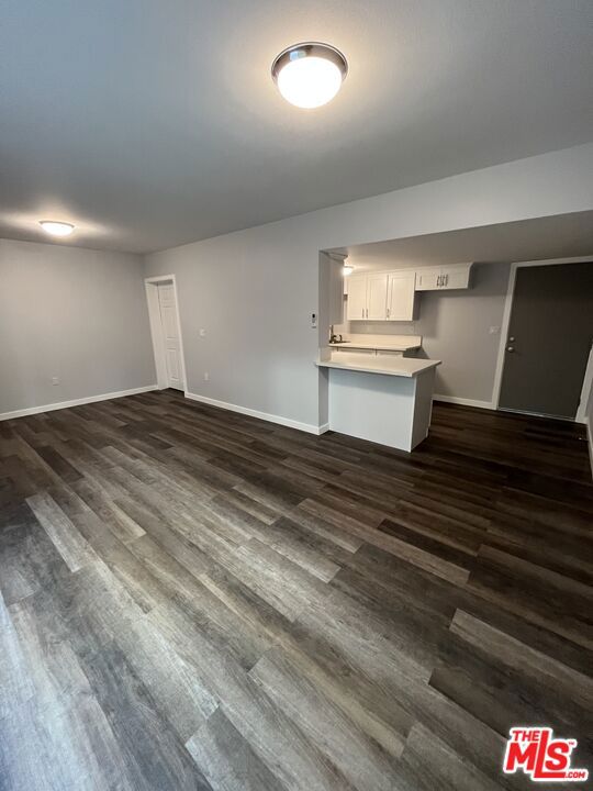2232 W 24th Street, Los Angeles CA: https://media.crmls.org/mediaz/db0c8987-626e-4b8f-8211-13686b63d7f2.jpg