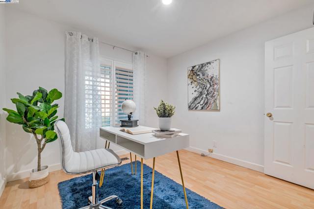 2716 Killdeer Ct, Union City CA: https://media.crmls.org/mediaz/db0cb4ea-9646-4252-996a-59903faa574a.jpg