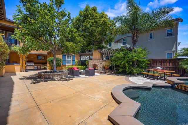 3219 Corte Paloma, Carlsbad CA: https://media.crmls.org/mediaz/db0d6364-3f35-40ff-9356-4bd52684e62d.jpg