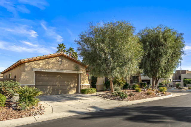 36296 Chagall Court, Cathedral City CA: https://media.crmls.org/mediaz/db0d79bd-5e4c-478c-b880-c71d2d5a9feb.jpg