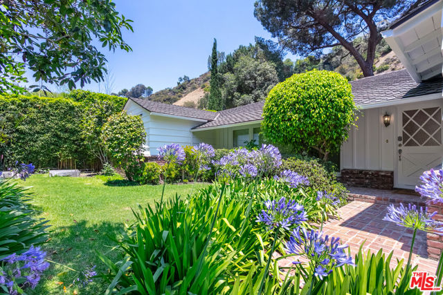 1876 Roscomare Road, Los Angeles CA: https://media.crmls.org/mediaz/db0d8ab8-0025-4c14-a9c9-abb5d0b383f5.jpg