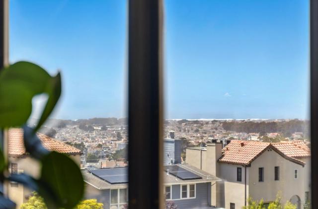 1260 Monterey Boulevard, San Francisco CA: https://media.crmls.org/mediaz/db0d9ad9-a8a6-4d37-a2ee-ffacb1fcf543.jpg