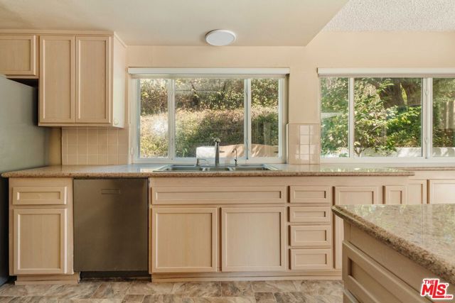 Drew Fenton | 17053 Palisades Circle Pacific Palisades CA | MLS: 7433748 Drew Fenton | 17053 Palisades Circle Pacific Palisades CA | MLS: 7433748