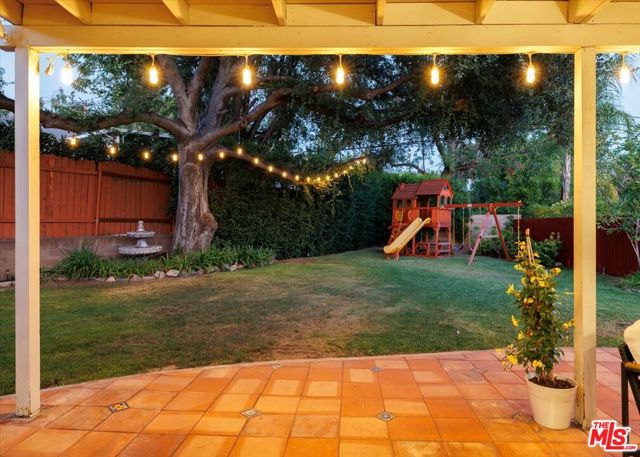 336 N Bradoaks Avenue, Monrovia CA: https://media.crmls.org/mediaz/db0e7c62-c56f-44e5-a0fe-66d851d78ea8.jpg