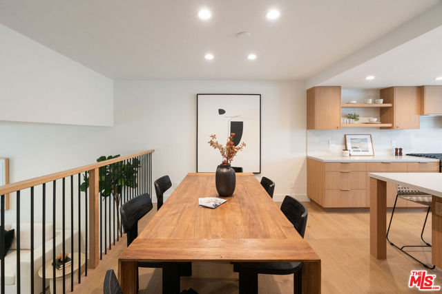 13245 Fiji Way, Marina del Rey CA: https://media.crmls.org/mediaz/db0e8e42-fd67-4c98-b212-44667b0d1a68.jpg
