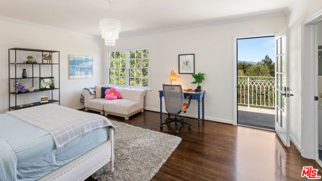 850 Birchwood Drive, Los Angeles CA: https://media.crmls.org/mediaz/db0efe76-aad7-44e6-8bf5-74a6d0ca042f.jpg