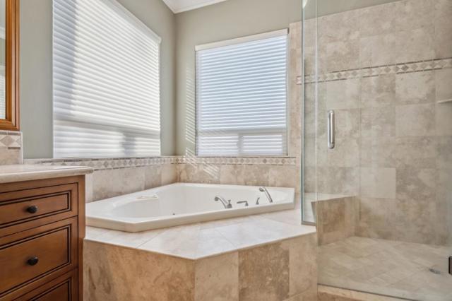 4165 Ashford Circle, Hollister CA: https://media.crmls.org/mediaz/db0f53bc-0b7d-4b93-95e8-4df6886d8bb3.jpg