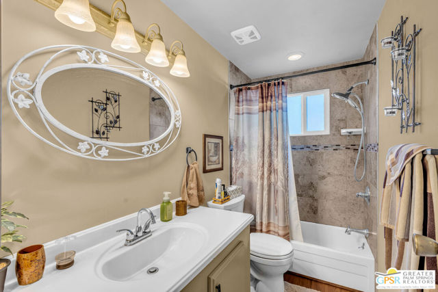 7 Lincoln, Cathedral City CA: https://media.crmls.org/mediaz/db0f6097-744b-40f1-a19b-b453e987e604.jpg