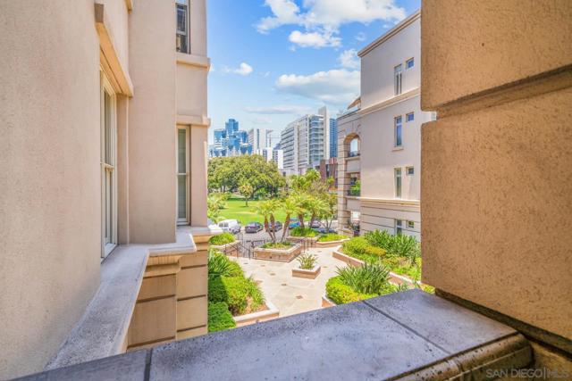 655 India St, San Diego CA: https://media.crmls.org/mediaz/db0f9fab-6576-4d8a-87af-13dd492e21e1.jpg