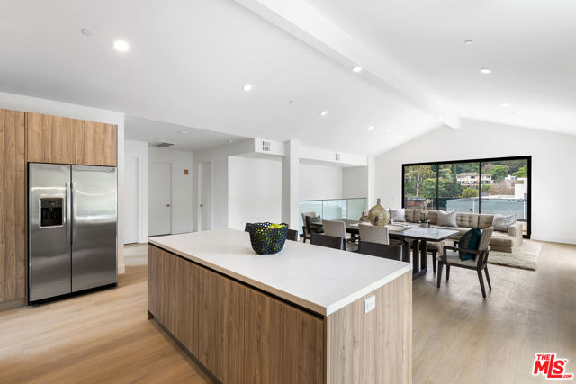 3657 1/2 Regal Place, Los Angeles CA: https://media.crmls.org/mediaz/db0ff232-513d-4044-b0bb-99a528ae9228.jpg
