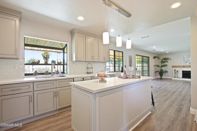 2624LemonDr-KitIsland