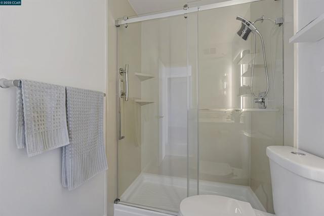 2200 Laguna Cir, Concord CA: https://media.crmls.org/mediaz/db122503-ae55-485b-954e-8a44d22cd9e4.jpg