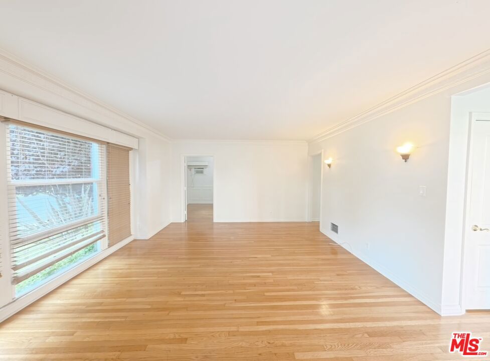 442 Kelton Avenue #442