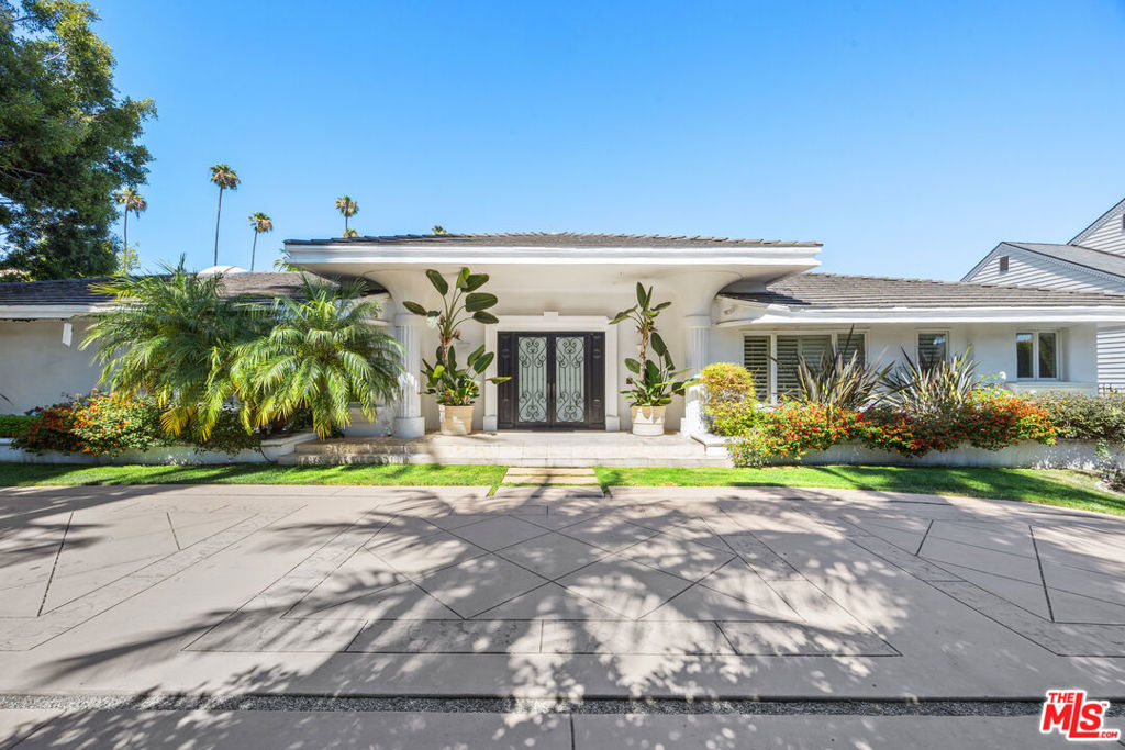716 N Beverly Drive — Mediterranean